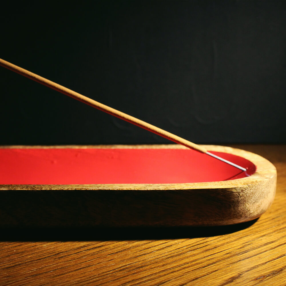 N&auml;rbild p&aring; stor r&ouml;kelseh&aring;llare i r&ouml;d f&auml;rg