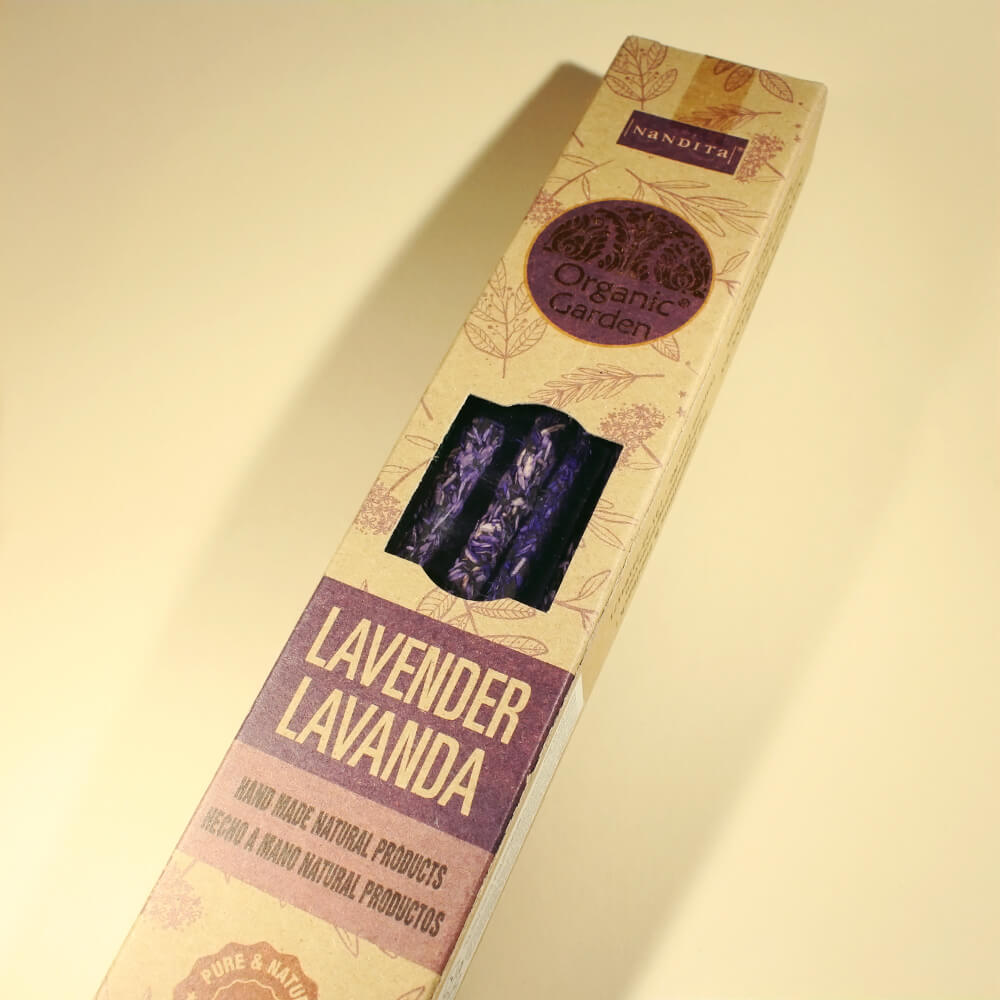 Lavendel r&ouml;kelsepinnar fr&aring;n m&auml;rket Nandita Organic Garden