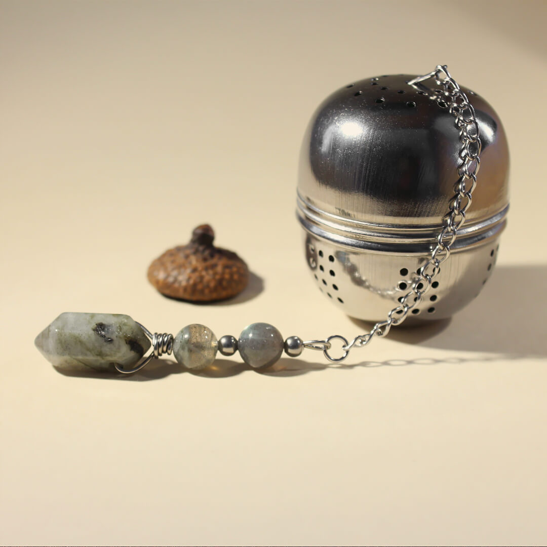 Stor tesil med labradorit